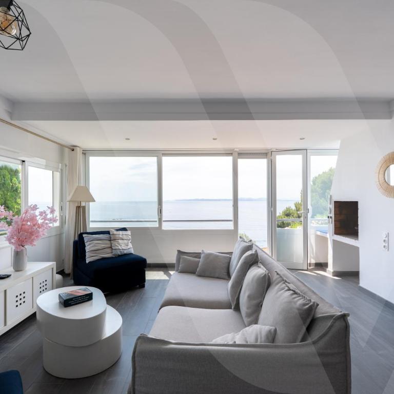 Appartement Vue mer, Roses, Pau 26 by Welhomy - Three-Bedroom Apartment - 1