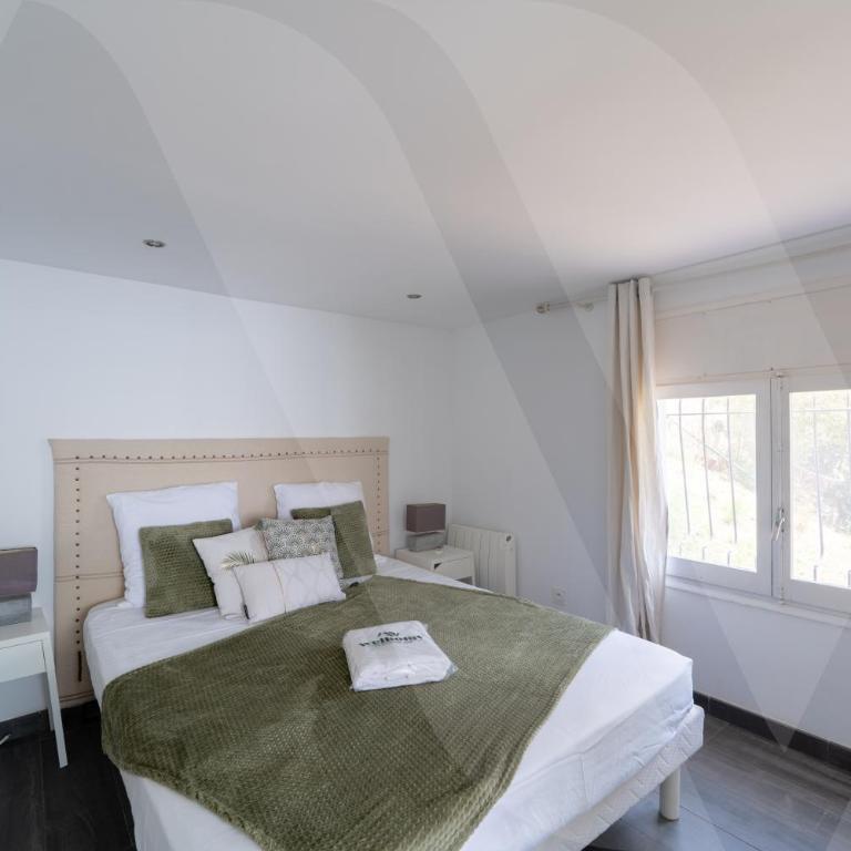 Appartement Vue mer, Roses, Pau 26 by Welhomy - Three-Bedroom Apartment - 11
