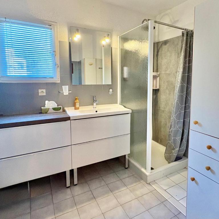F2 avec terrasse et parking privé à Fréjus - One-Bedroom Apartment - 15