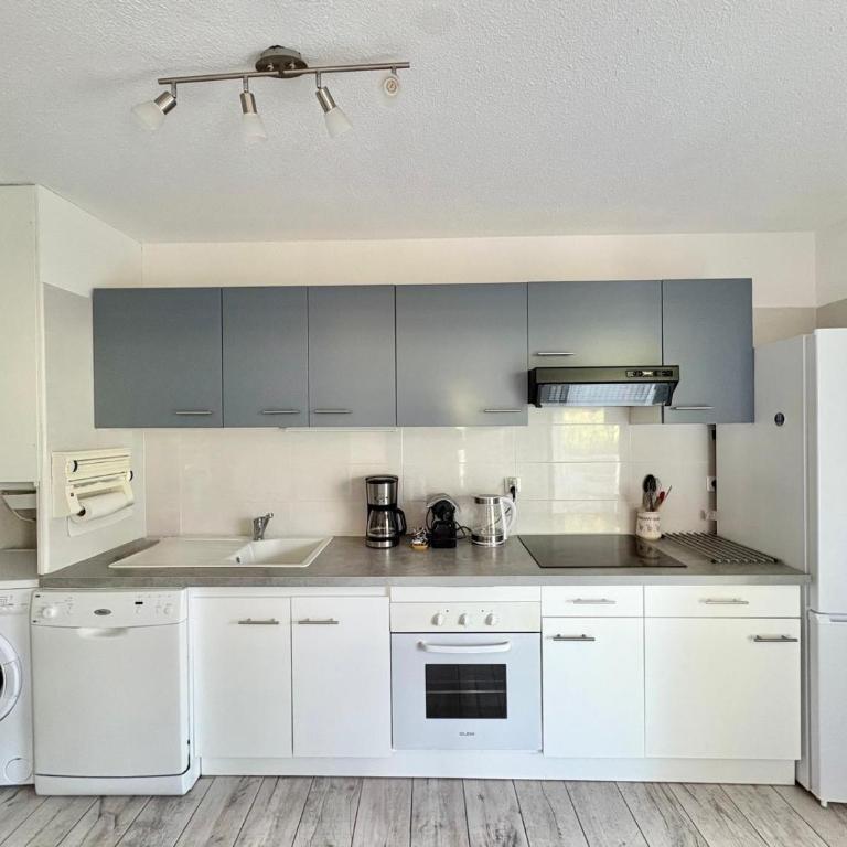 F2 avec terrasse et parking privé à Fréjus - One-Bedroom Apartment - 10