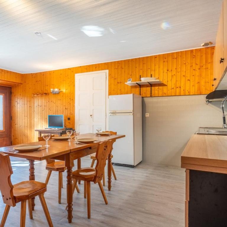 Maison entre Lac et Montagnes - Terrasse - Garage - Maison 2 Chambres - 28