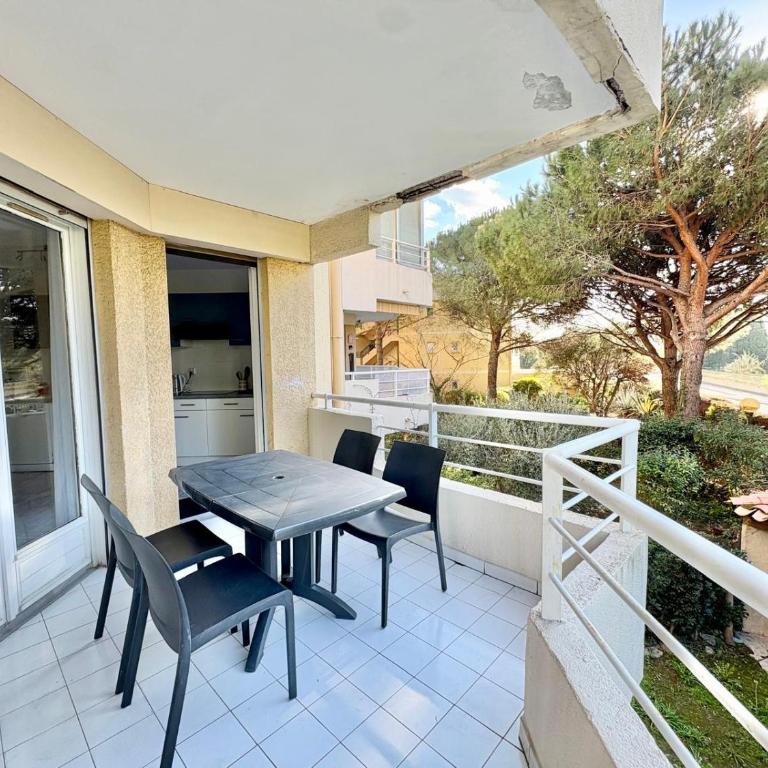 F2 avec terrasse et parking privé à Fréjus - One-Bedroom Apartment - 5