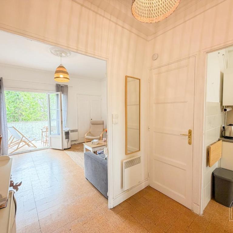 T2 lumineux sur le port de Sanary - One-Bedroom Apartment - 11