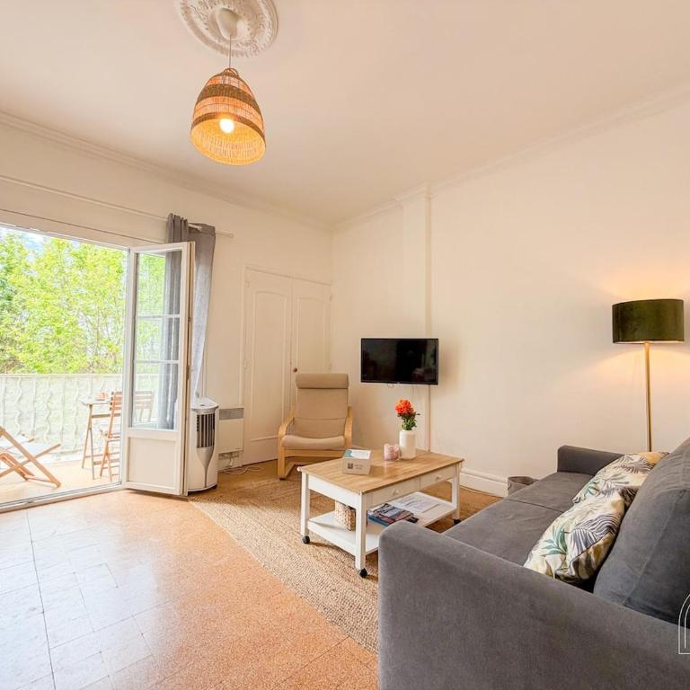 T2 lumineux sur le port de Sanary - One-Bedroom Apartment - 12