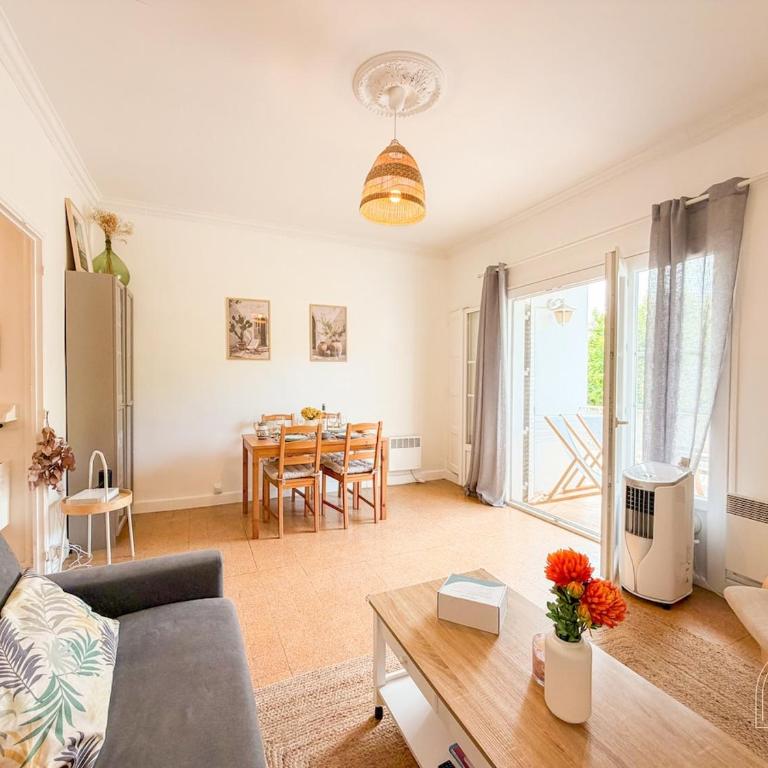 T2 lumineux sur le port de Sanary - One-Bedroom Apartment - 25