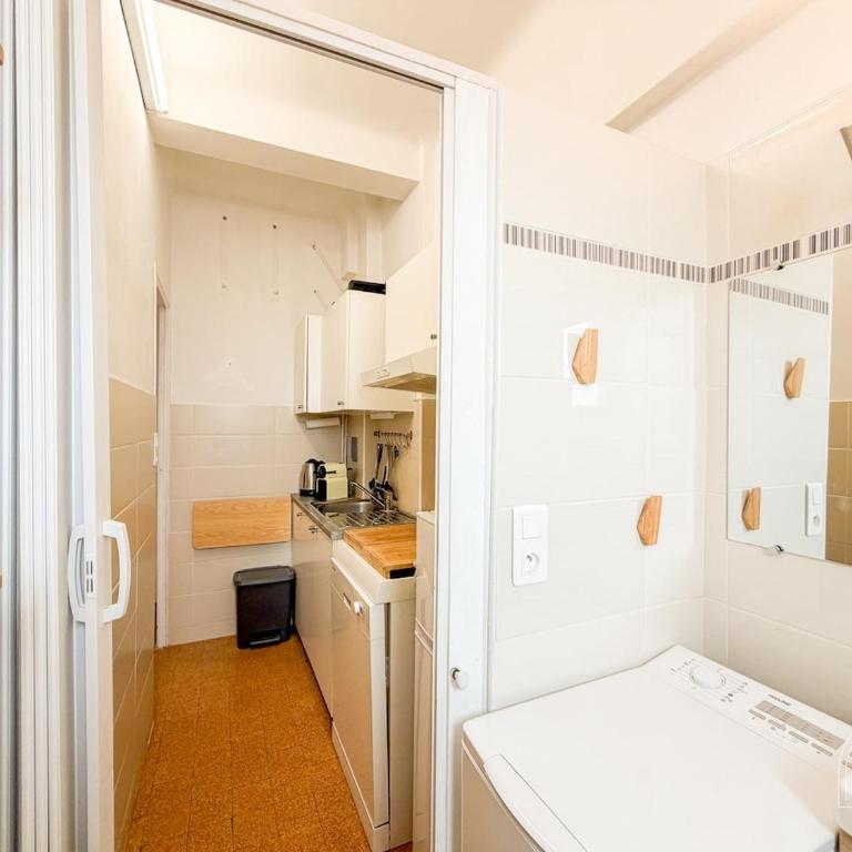 T2 lumineux sur le port de Sanary - One-Bedroom Apartment - 28