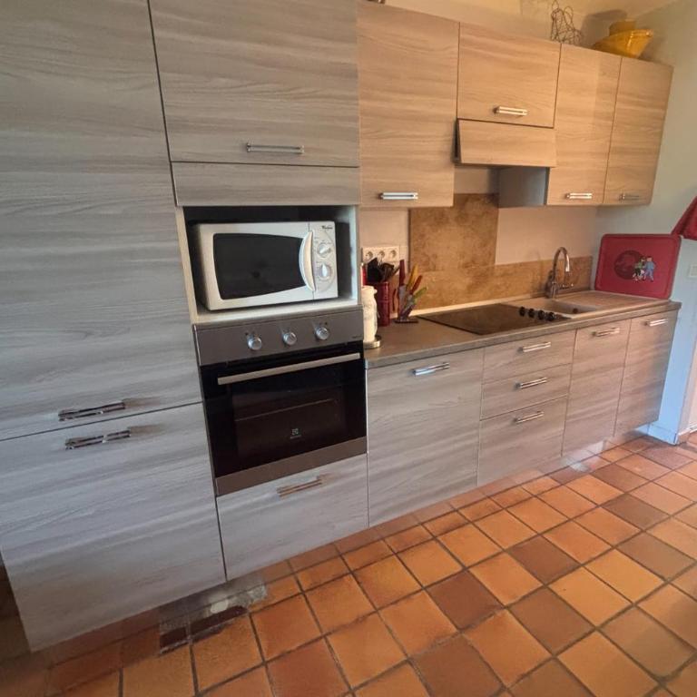 Garden studio with terrace 600m from the port - Monolocale - 3