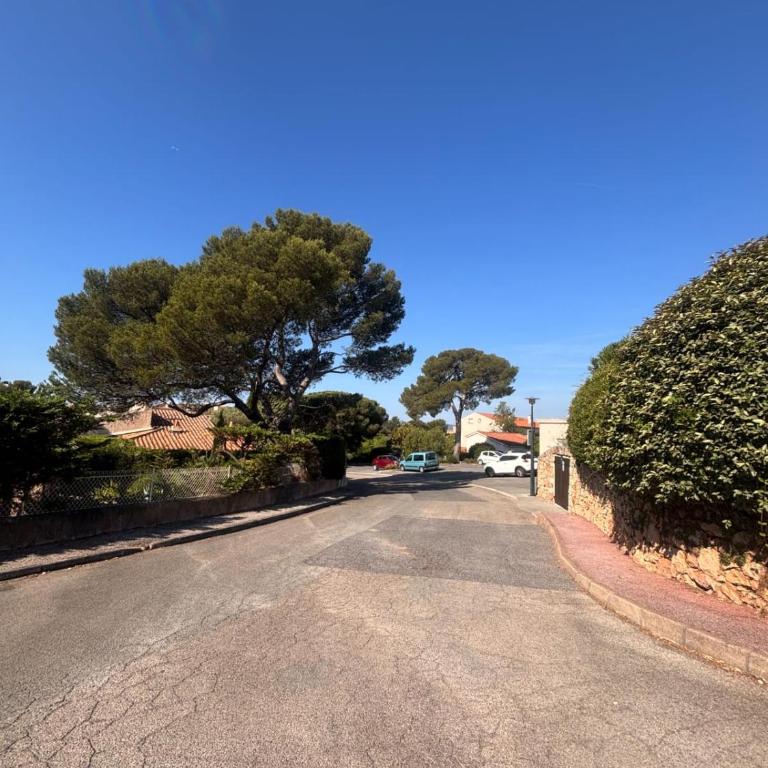 Garden studio with terrace 600m from the port - Monolocale - 8