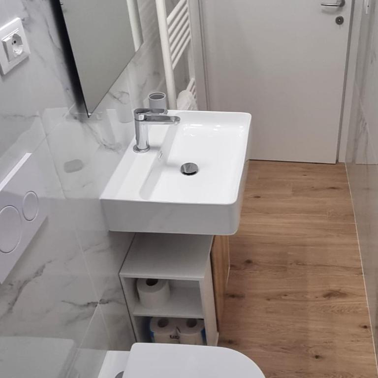 Platani 64 - Two-Bedroom Apartment - 5