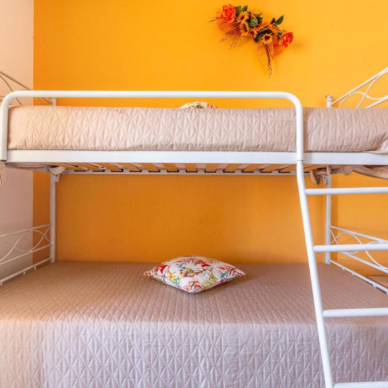 B&B Girasole - Camera Doppia con Letti Singoli con Bagno Privato - 3