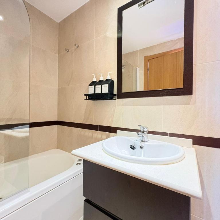 ACV - Aguamarina - 2 linea planta 6 sur 2 - Two-Bedroom Apartment - 22