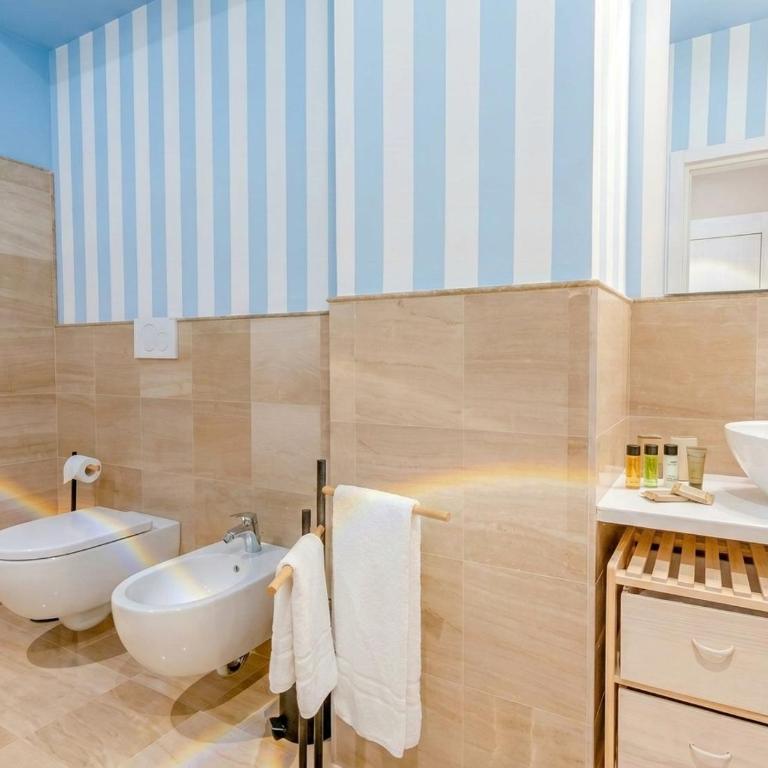 City Gate - luxury suites - King Suite with Spa Bath - 14