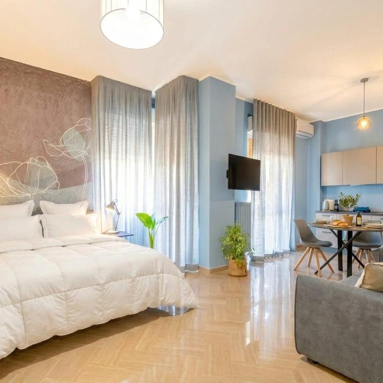 City Gate - luxury suites - King Suite with Spa Bath - 11
