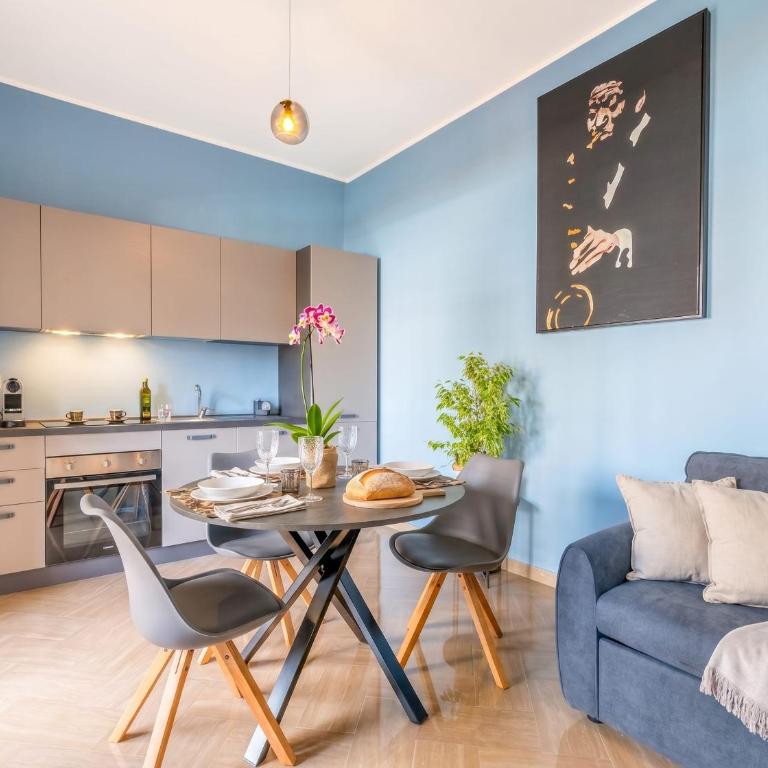 City Gate - luxury suites - King Suite with Spa Bath - 3