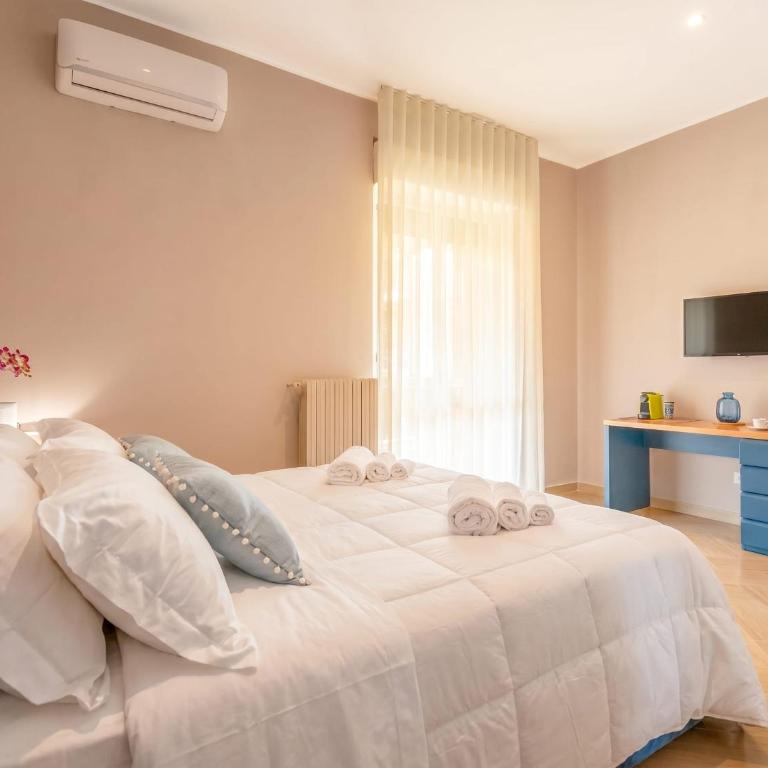City Gate - luxury suites - Junior Suite with Balcony - 5