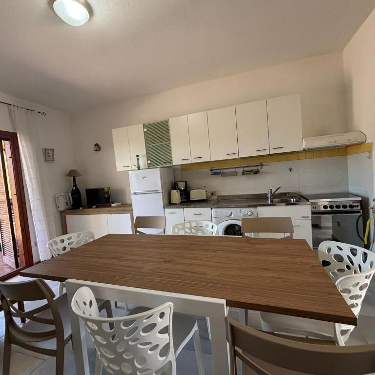Trilocale centro e mare San Teodoro - Appartamento Deluxe con 2 Camere da Letto e Vista Giardino - 13