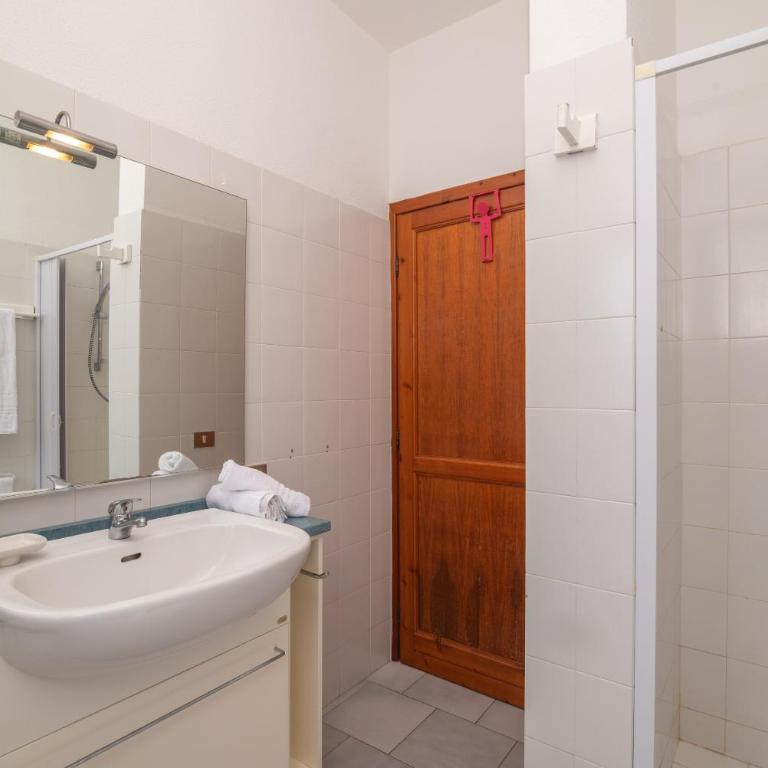 Trilocale centro e mare San Teodoro - Appartamento Deluxe con 2 Camere da Letto e Vista Giardino - 18