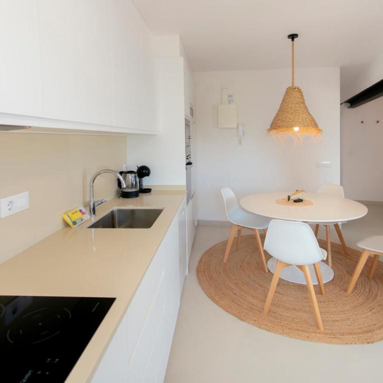 WELCS APARTAMENTO 274 EMP primera linea de mar - Apartment - 9