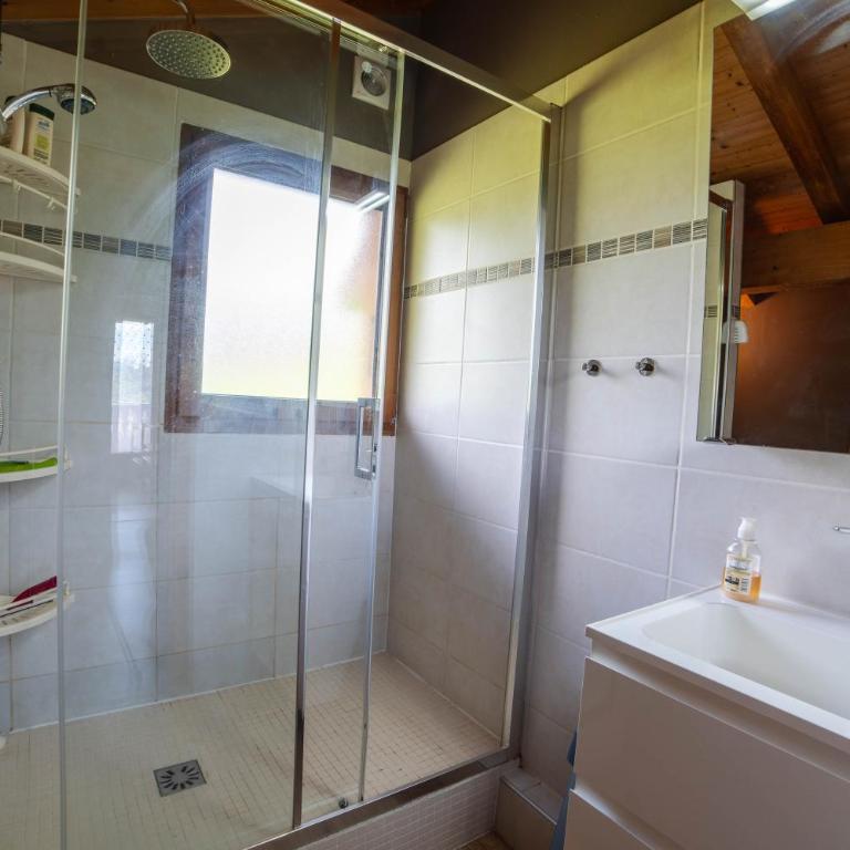 Morillon village Chalet 10 pers 4 ch vue montagne proche centre village et télécabine accessible en 5 minutes via skibus gratuit - Chalet - 13