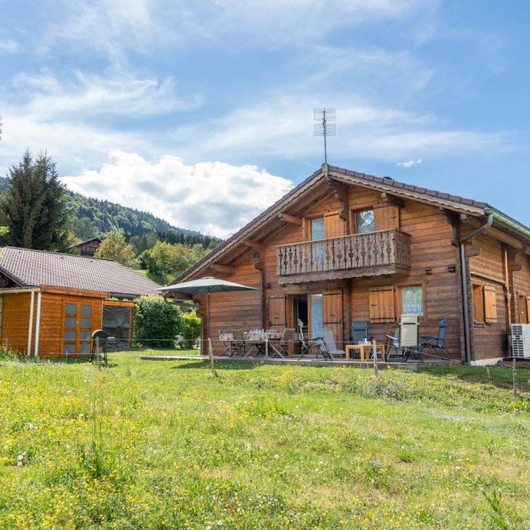 Morillon village Chalet 10 pers 4 ch vue montagne proche centre village et télécabine accessible en 5 minutes via skibus gratuit - Chalet - 33