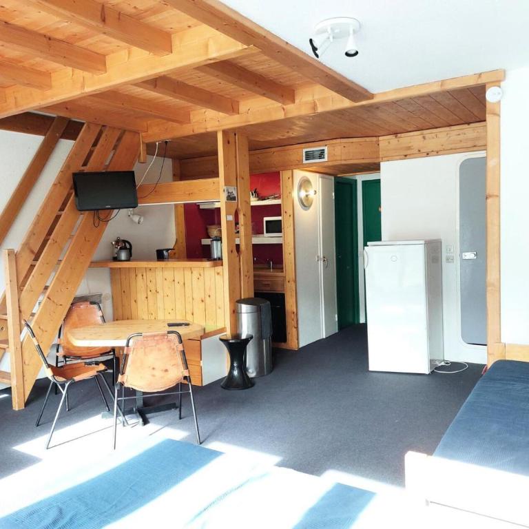 Résidence Tournavelles - Appartement 2 pièces 6 personnes en duplex, avec vue sur les pistes, skis aux pieds et proche des commerces, dans le village des MAE-2187 - Appartement - 1
