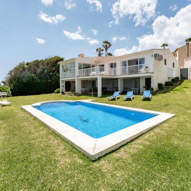 Villa with private pool and direct access to the beach - Villa - Beach Front - 1