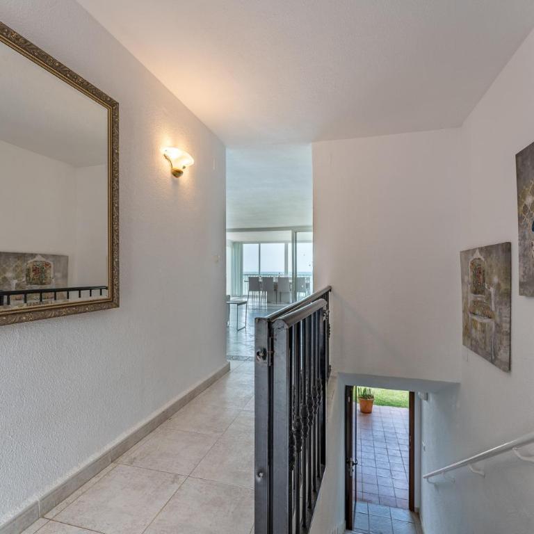 Villa with private pool and direct access to the beach - Villa - Beach Front - 40