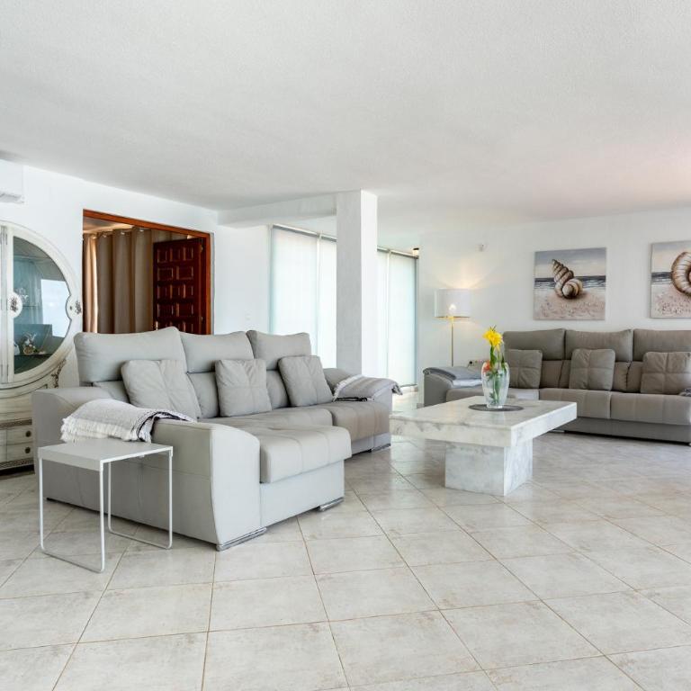 Villa with private pool and direct access to the beach - Villa - Beach Front - 36