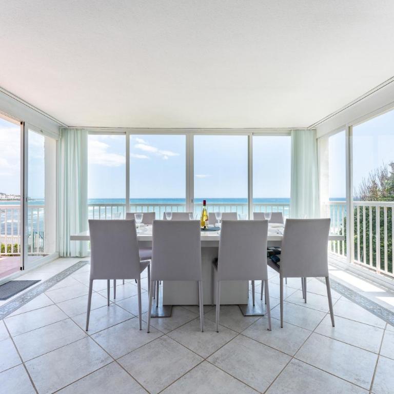 Villa with private pool and direct access to the beach - Villa - Beach Front - 37