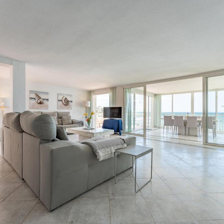 Villa with private pool and direct access to the beach - Villa - Beach Front - 29