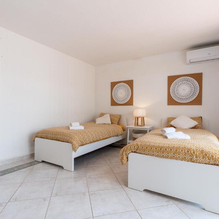 Villa with private pool and direct access to the beach - Villa - Beach Front - 21