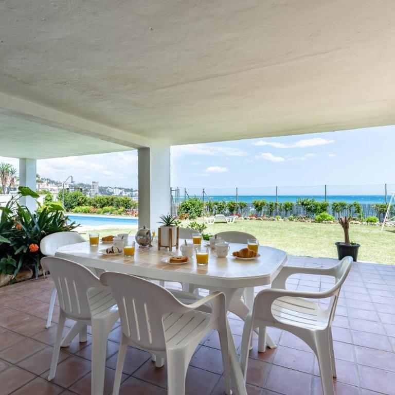 Villa with private pool and direct access to the beach - Villa - Beach Front - 11