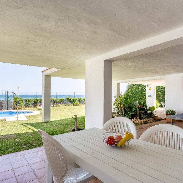 Villa with private pool and direct access to the beach - Villa - Beach Front - 8