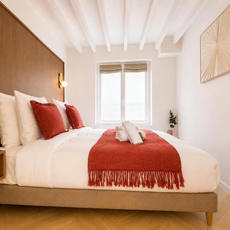 Chic Apartment in Paris Center - with AC - One-Bedroom Apartment - 1