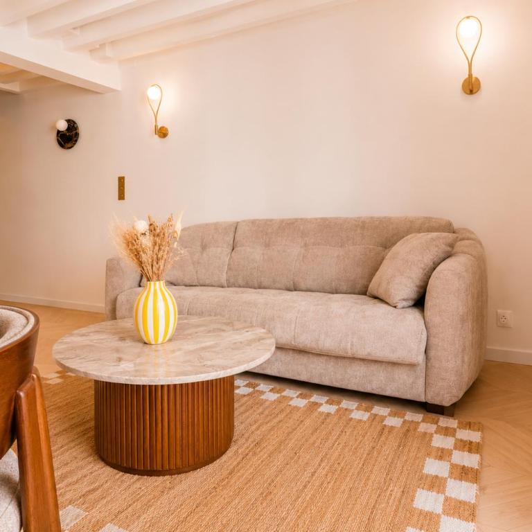 Chic Apartment in Paris Center - with AC - One-Bedroom Apartment - 5