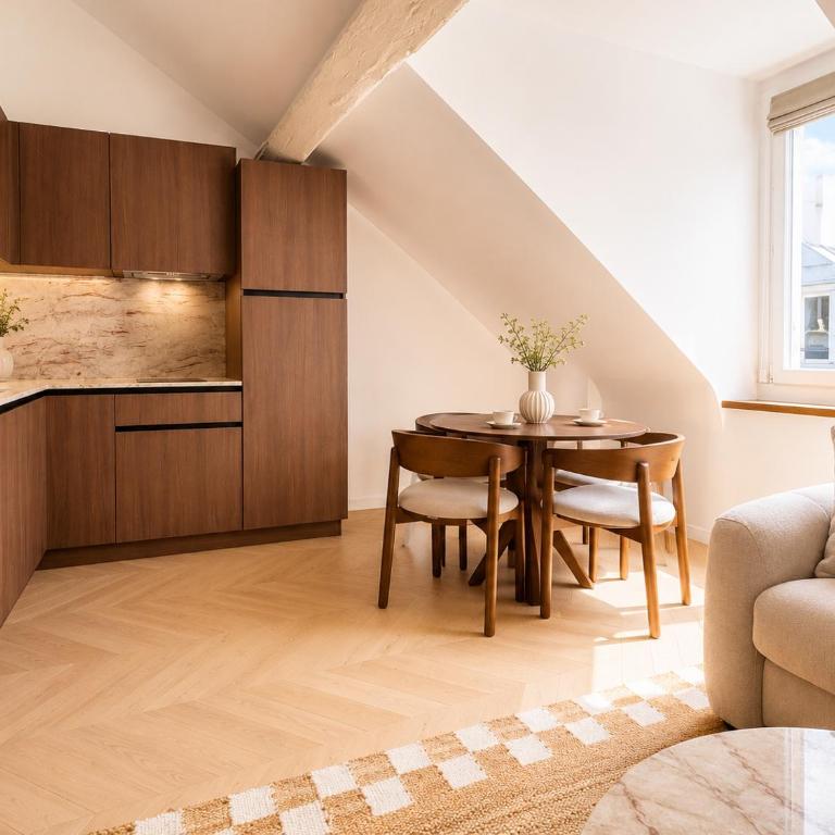 Chic Apartment in Paris Center - with AC - One-Bedroom Apartment - 3