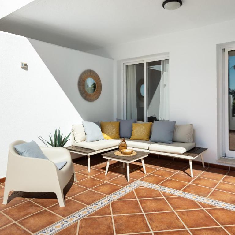 Family & Beach Apartments Mijas Costa & Fuengirola by ALFRESCO STAYS - Appartement 2 Chambres avec Terrasse - 5