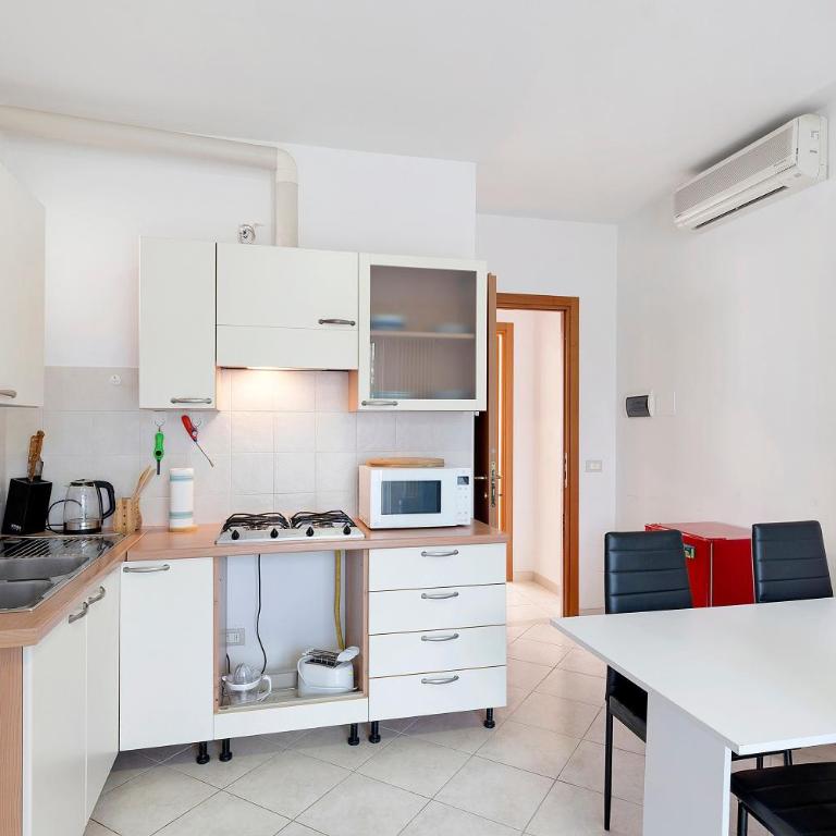 M&M House Beach - 4 salti dal mare - Apartment mit Terrasse - 8
