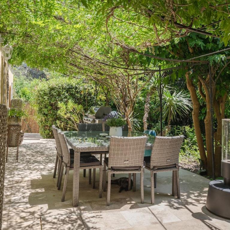Elegant Villa with Heated Pool in Aix-en-Provence - Villa - 48