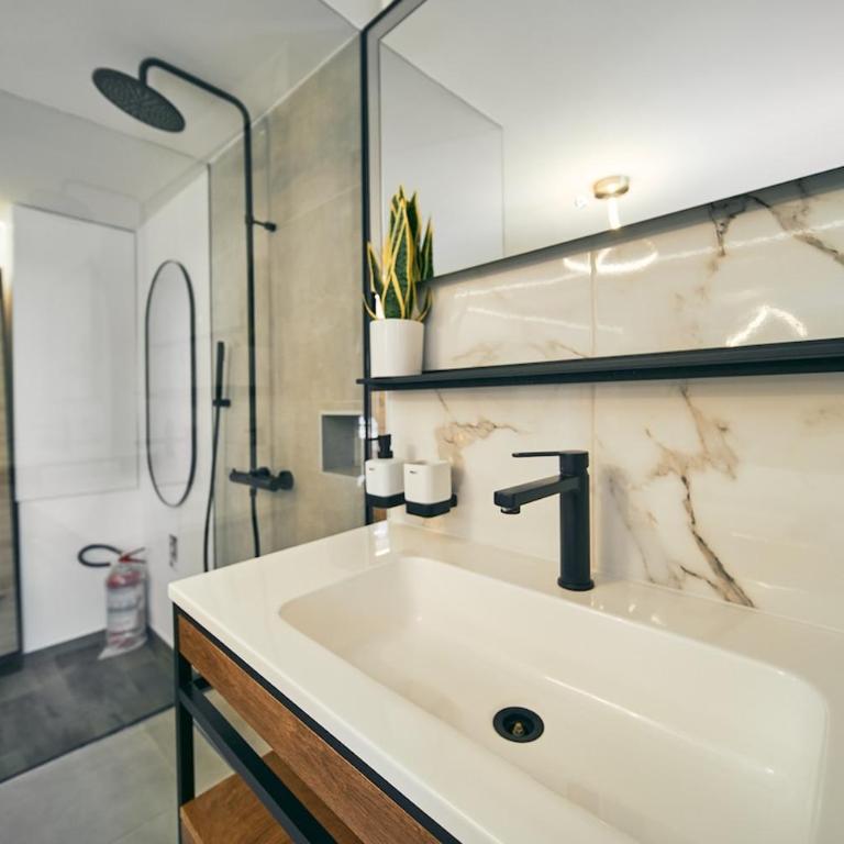 ClaTo Living Meran - Trogmann Studio Apartment - One-Bedroom Apartment - 13