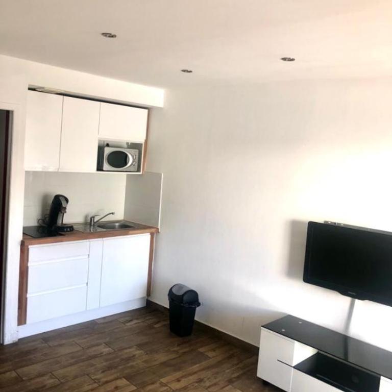 Studio a deux pas du centre ville et de la mer - Appartamento con 1 Camera da Letto - 4