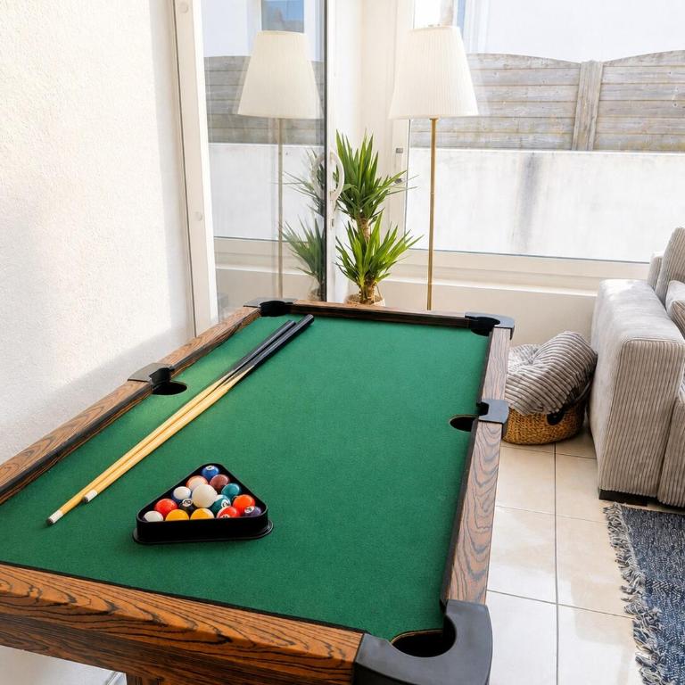 Maison familiale 8 pers Billard jardin privatif - Four-Bedroom House - 7