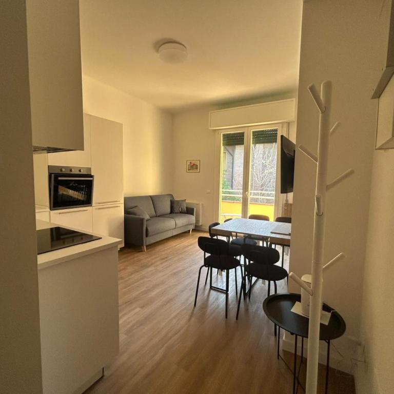 Daisy Garden 2, Bologna by Short Holidays - Two-Bedroom Apartment - 10