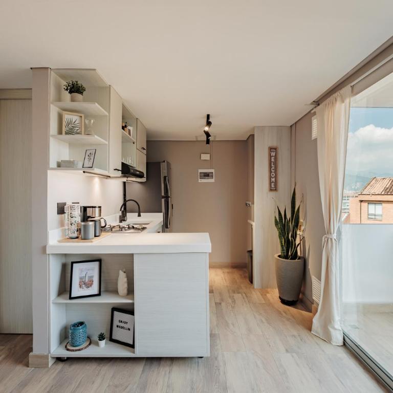 Loft con Balcon y Vista a la Ciudad l El Poblado - One-Bedroom Apartment - 17