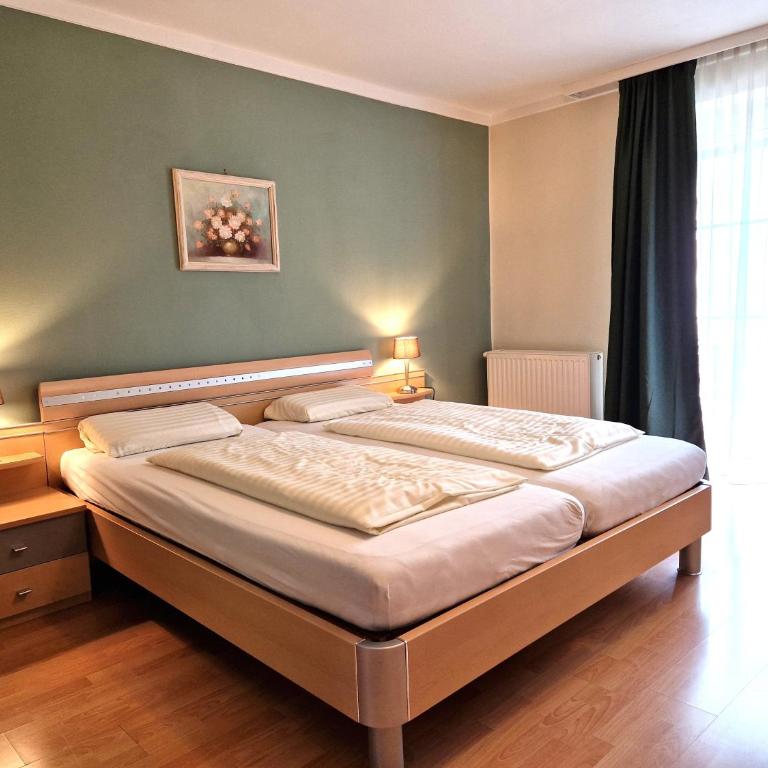 Waldpension Schiefling am See - Doppelzimmer mit Balkon oder Terrasse - 3