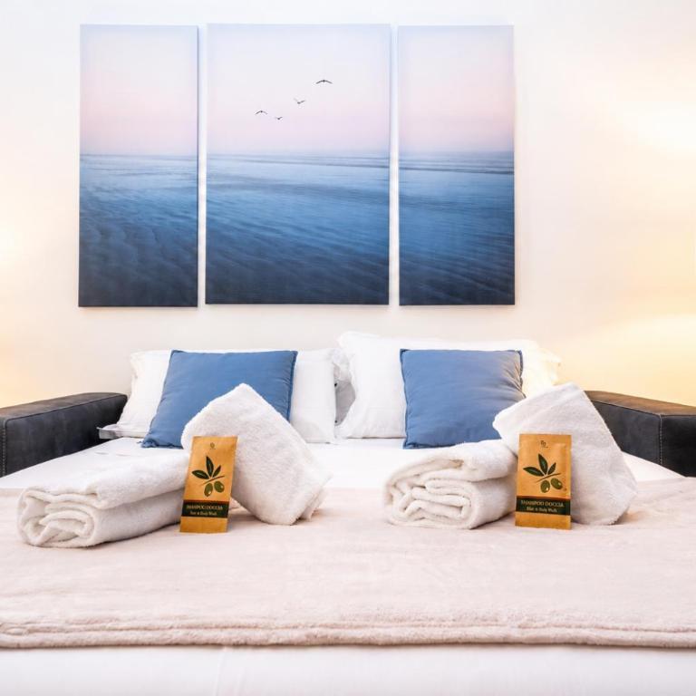 OFFERTA Estate Pescara Centro a due Passi dal Mare, Parcheggio a 500m - Appartamento Deluxe con 1 Camera da Letto - 24
