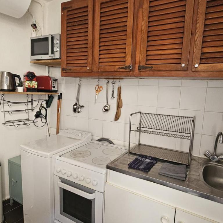 JOLI STUDIO RENOVE EN PLEIN COEUR DE L'ÂME De PARIS QUARTIER PANTHEON , NOTRE-DAME - One-Bedroom Apartment - 8