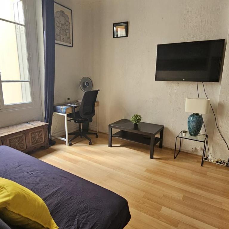JOLI STUDIO RENOVE EN PLEIN COEUR DE L'ÂME De PARIS QUARTIER PANTHEON , NOTRE-DAME - One-Bedroom Apartment - 15