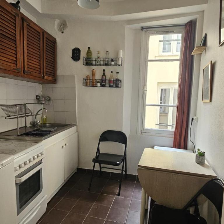 JOLI STUDIO RENOVE EN PLEIN COEUR DE L'ÂME De PARIS QUARTIER PANTHEON , NOTRE-DAME - One-Bedroom Apartment - 26