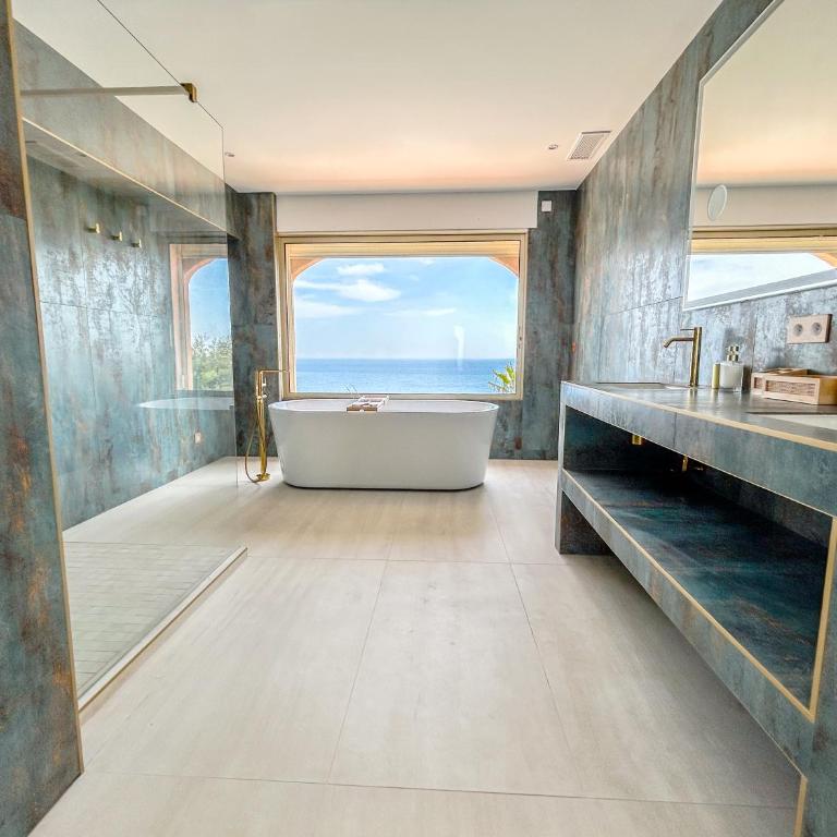 Luxueuse villa panoramique, vue imprenable sur la mer, piscine, 6 chambres à Anthéor - Villa con vistas al mar - 25